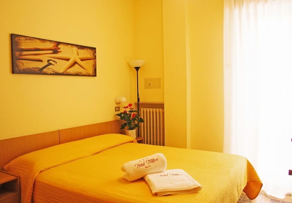 Double Room - Photo 6