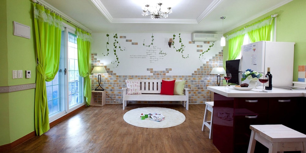 Room, 1 Bedroom photo 1