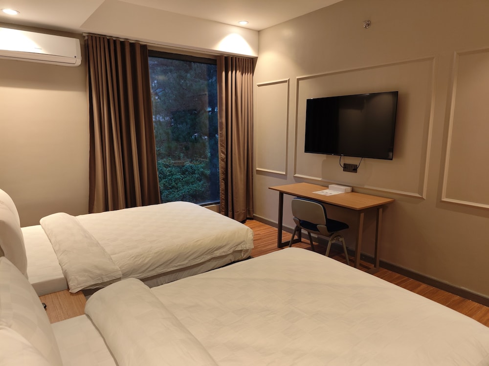 Deluxe Room - Photo 7