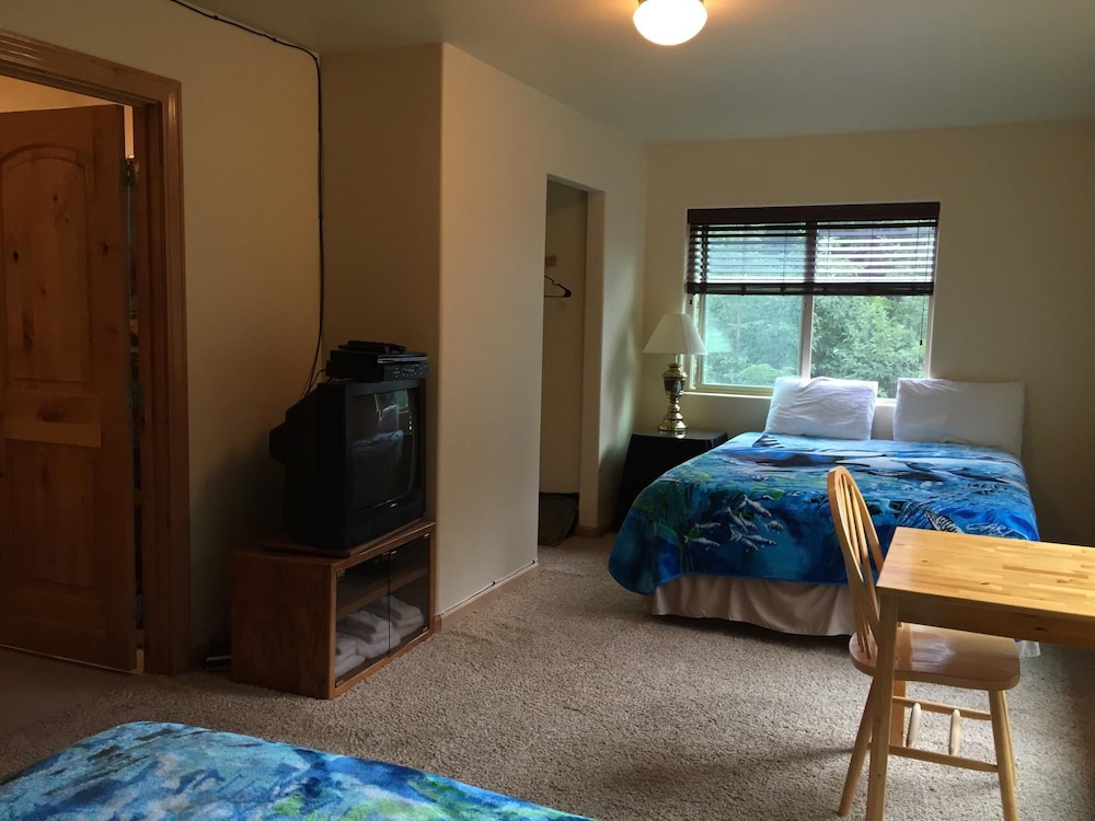 Room (#7) photo 1
