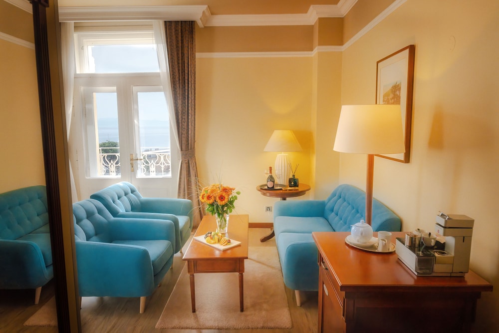 Suite, Balcony, Sea View - Photo 4