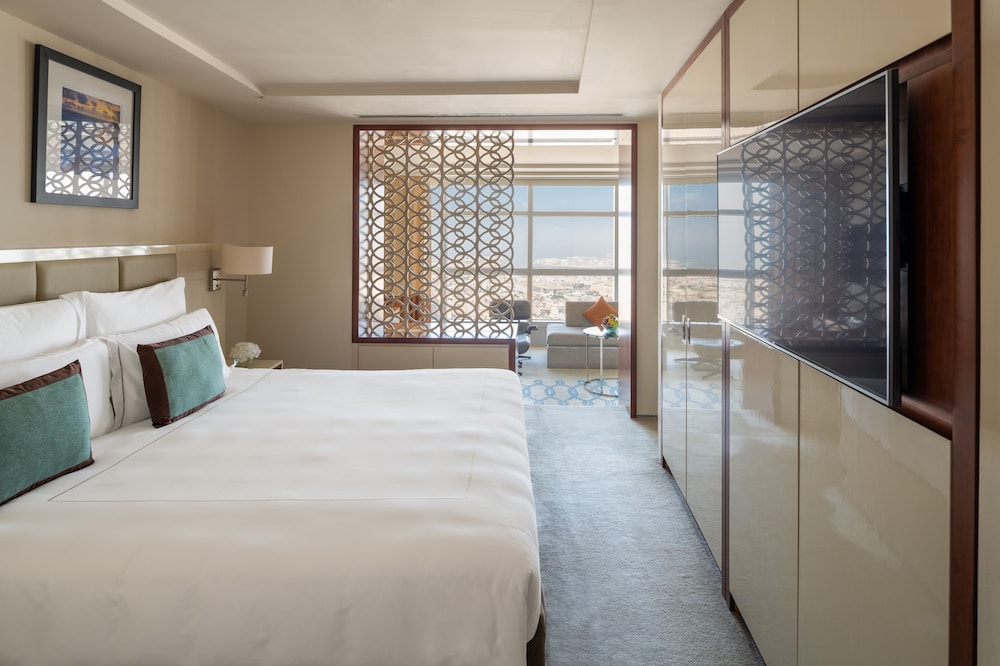 Club Suite (Junior)