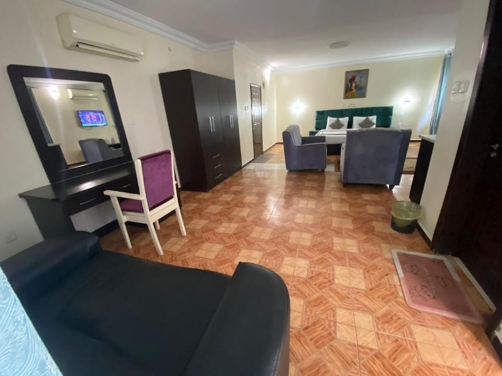 Executive Room - Photo 5