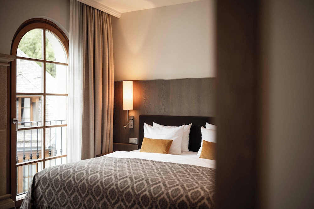 Emperor Suite - Photo 1