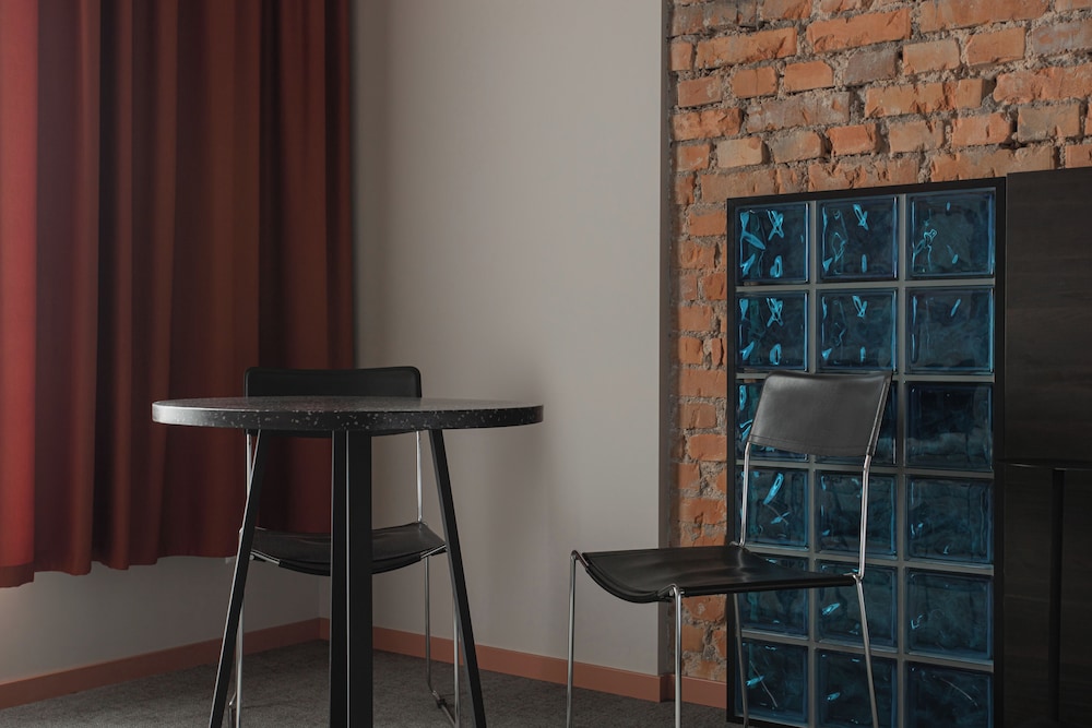 Design Room, City View - Photo 25
