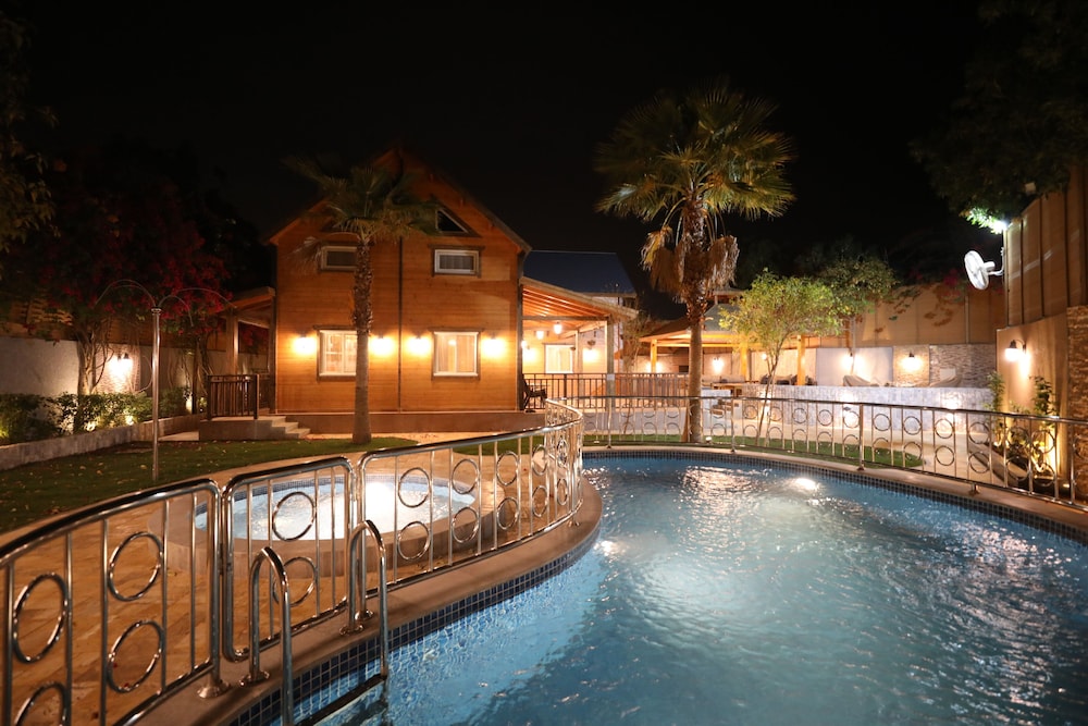 Luxury Cottage, 2 Bedrooms, Private Pool, Pool View photo 2