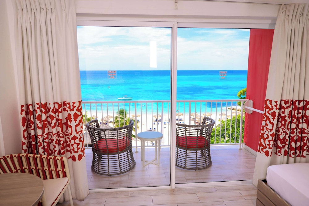 Room, 1 King Bed, Ocean View photo 2