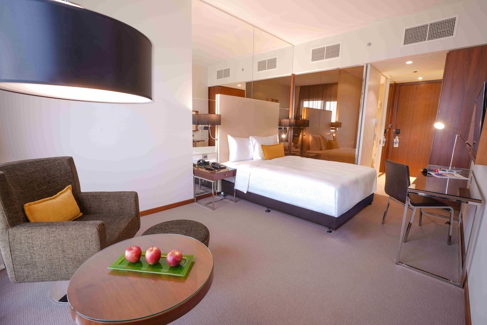 Room, 1 Queen Bed (High Floor, Centro) - Photo 4