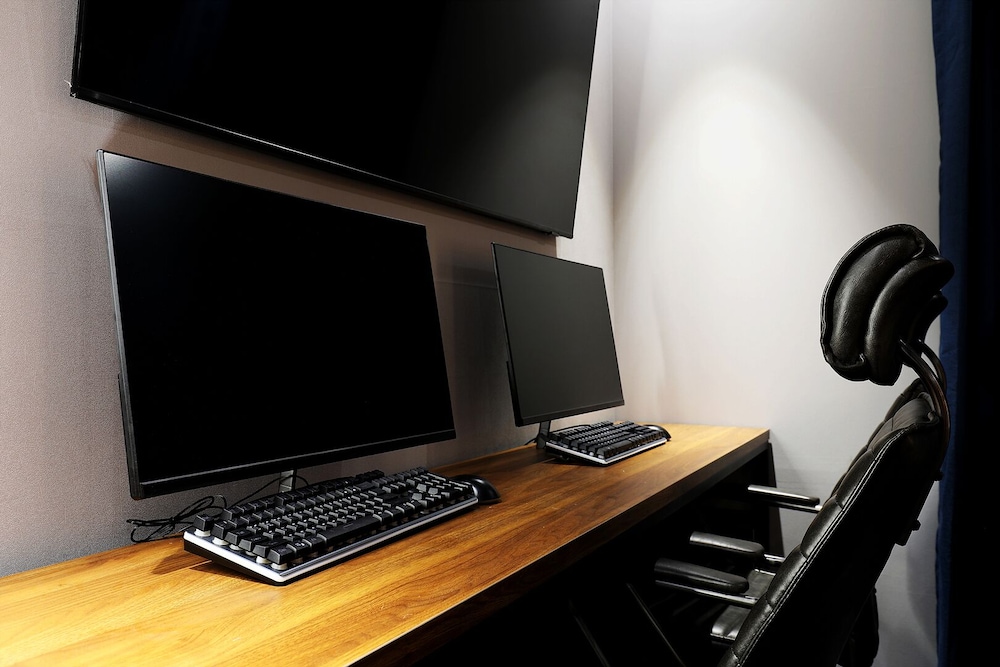 Gaming Room - Photo 12