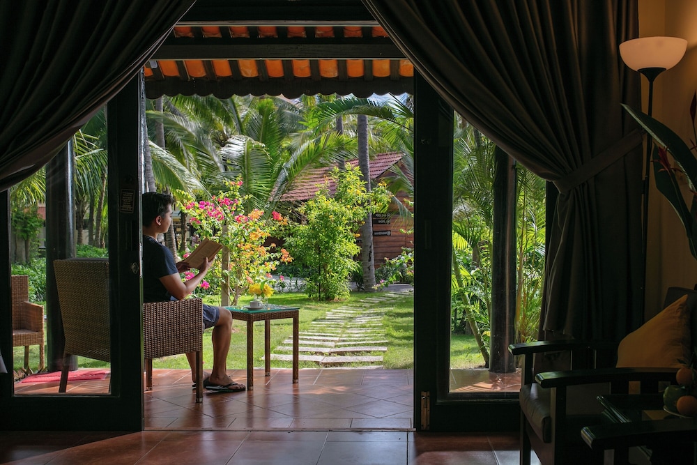 Senior Bungalow, Garden View photo 3