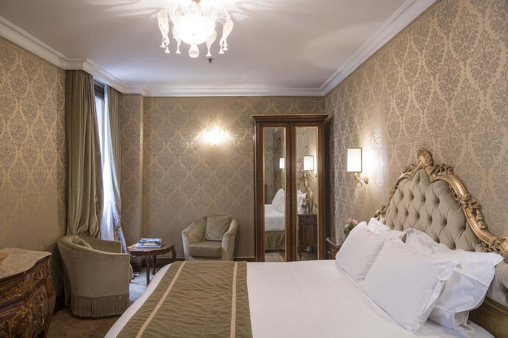 Superior Double or Twin Room - Photo 4