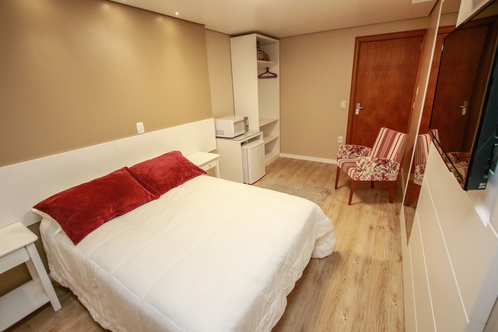 Deluxe Room, Multiple Beds, Non Smoking photo 1