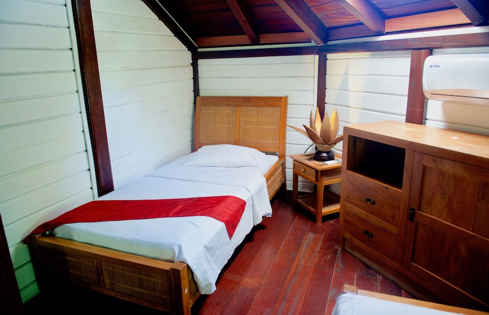 Family Bungalow, 2 Bedrooms, Hot Tub, Sea View photo 1
