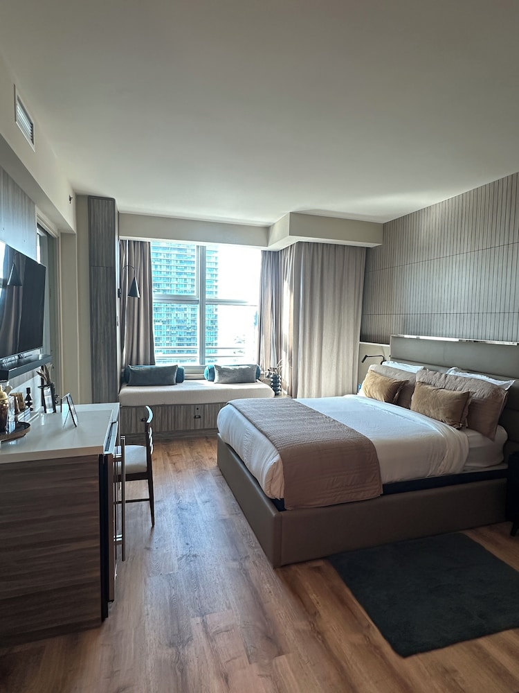 Deluxe Studio, City View photo 1