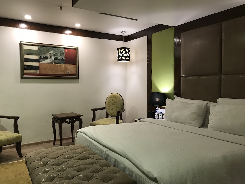 Executive Suite photo 1