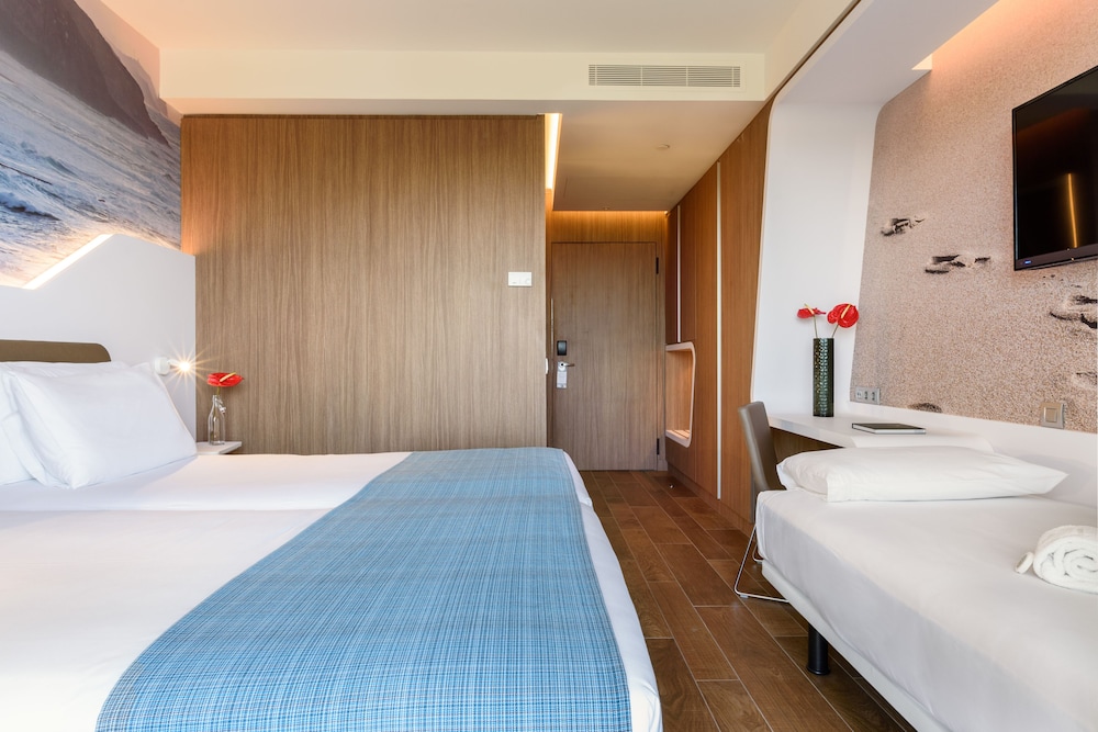 Triple Room, Sea View (with Child)