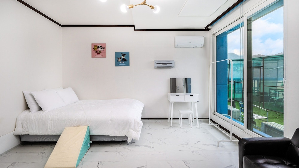 Basic Room, 2 Bedrooms (bowwow) photo 3
