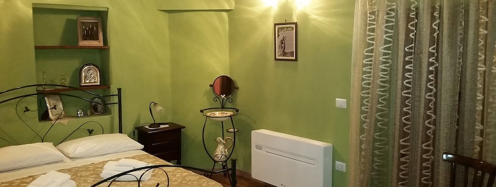 Deluxe Triple Room photo 2