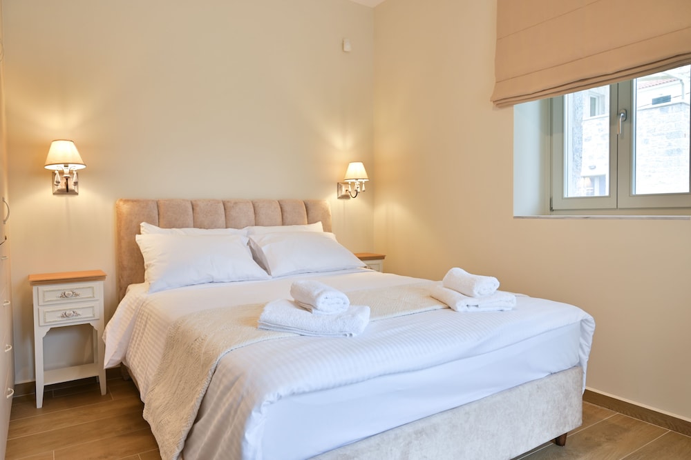 Two Bedroom Residence - A1 photo 1
