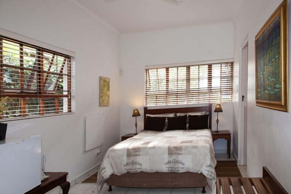 Family Room, 1 Bedroom (Double + Single Bed / Shower) photo 3