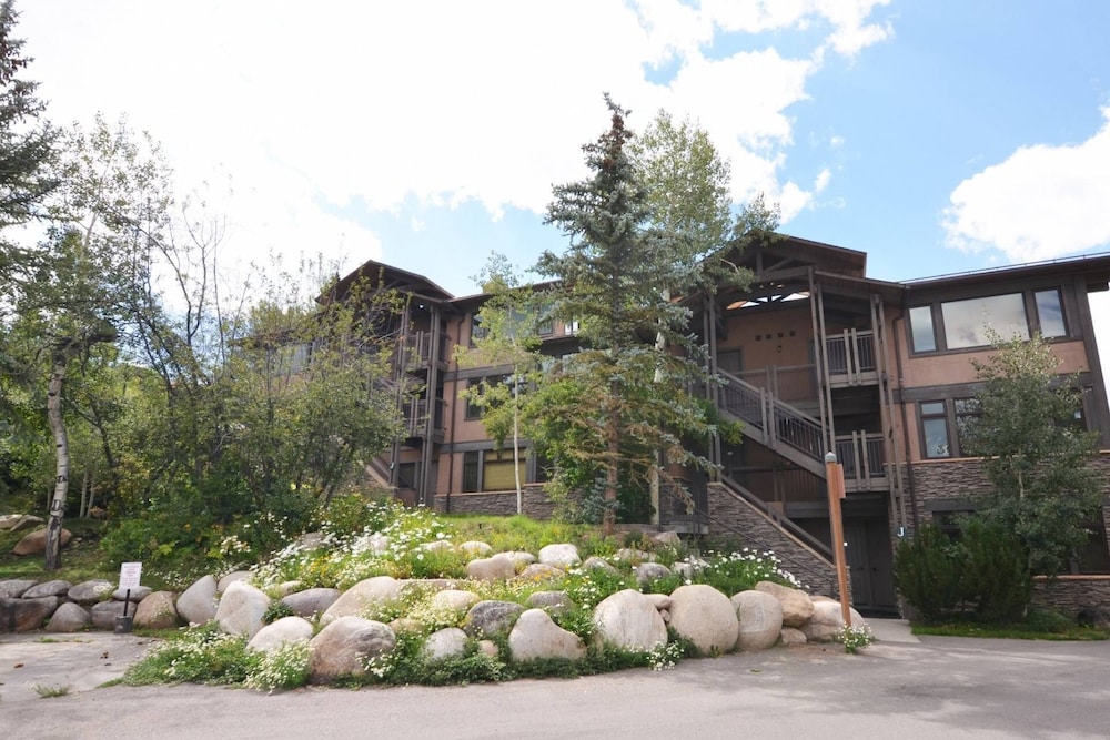 Condo (Aspenwood Studio Plus Loft - J12) photo 2