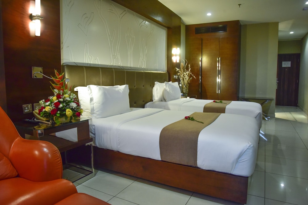 Deluxe Twin Room, 1 Bedroom, Balcony, City View photo 2