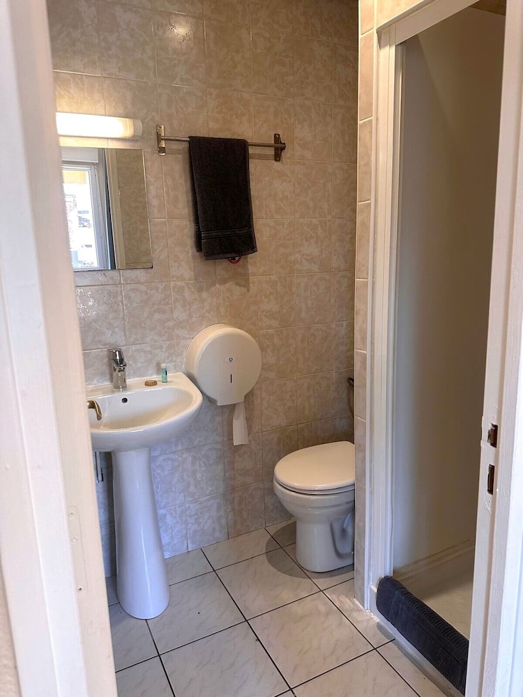 Comfort Double Room, Private Bathroom, City View photo 2