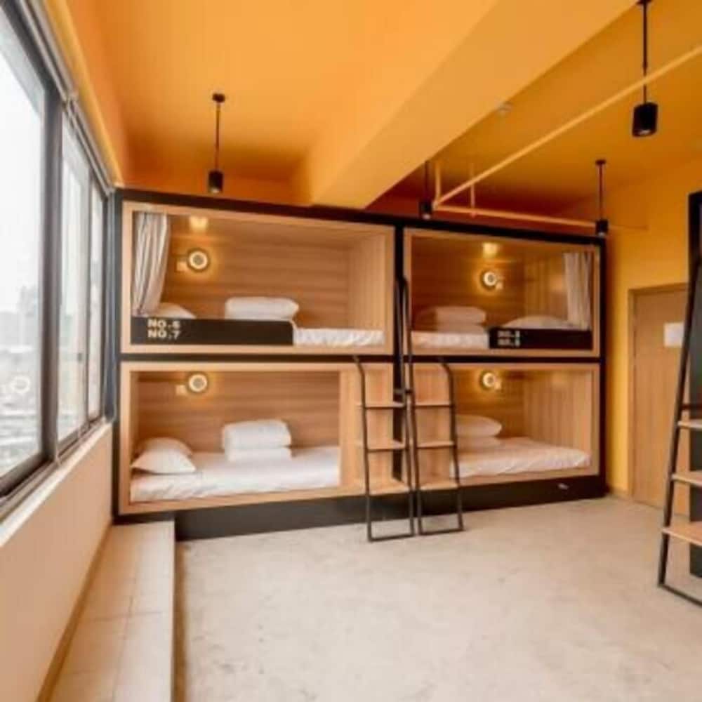 Six people Shared Dormitory -Woman only photo 1