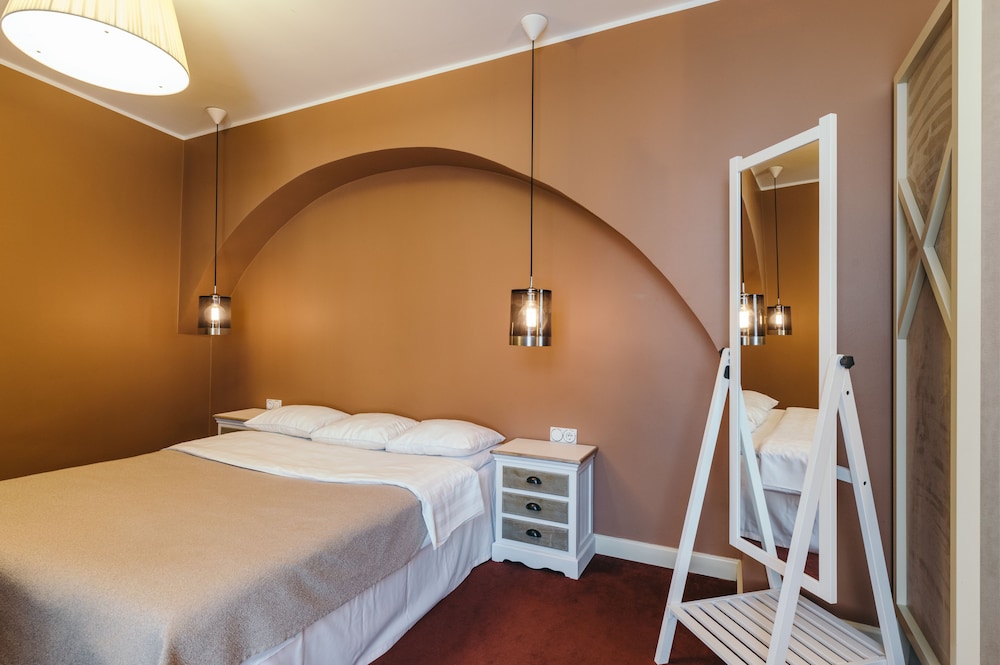 Double Room - Photo 8