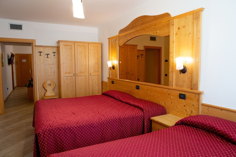 Standard Triple Room, Mountain View photo 2