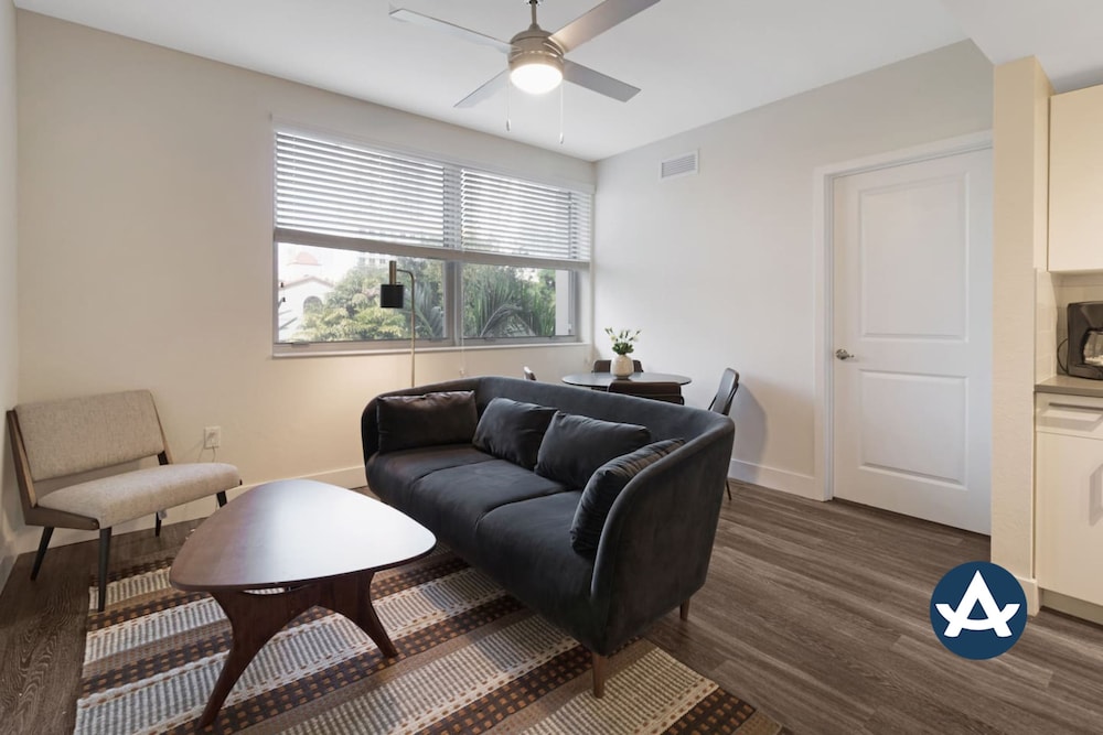 Townhome, 2 Bedrooms (1005) photo 1