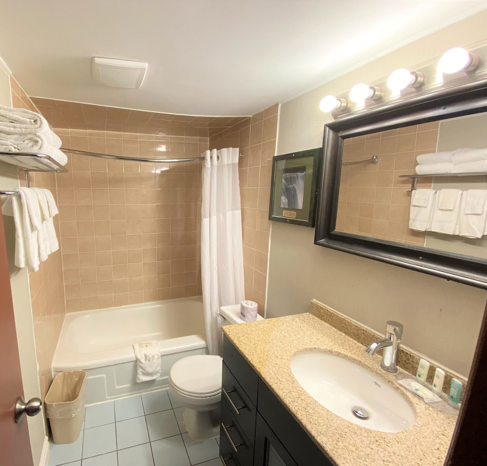 Exterior Room, 2 Queen Beds, Non Smoking - Photo 5