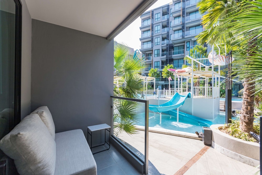 Deluxe Room, 1 Double Bed, Terrace (Pool) - Photo 3