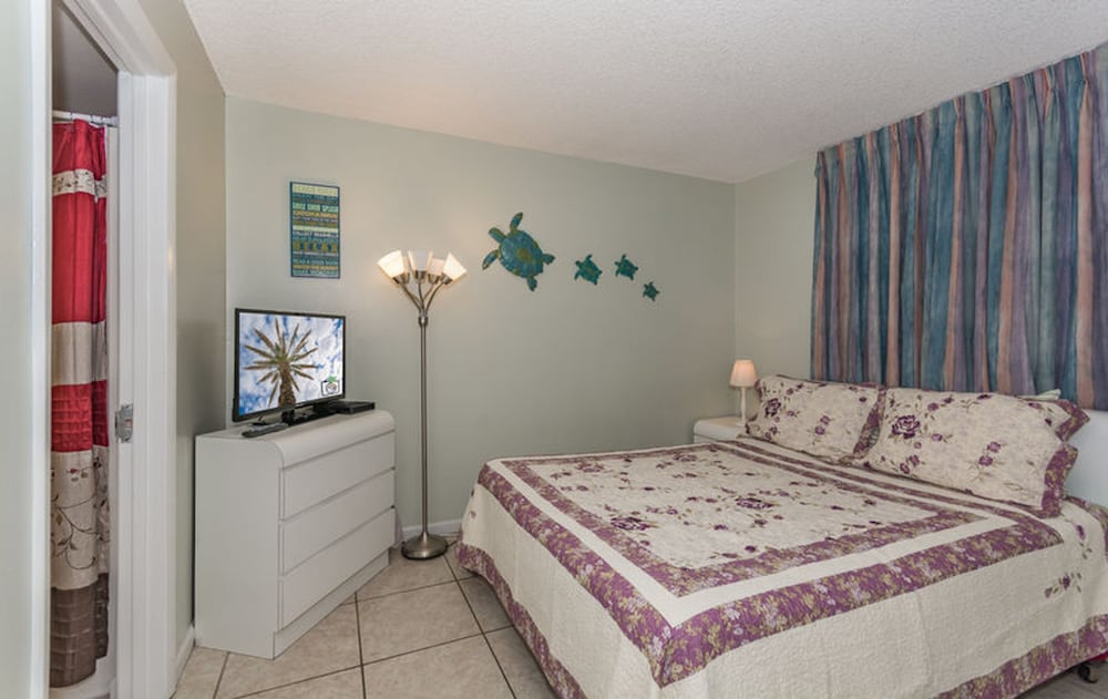 Condo, 2 Bedrooms photo 1