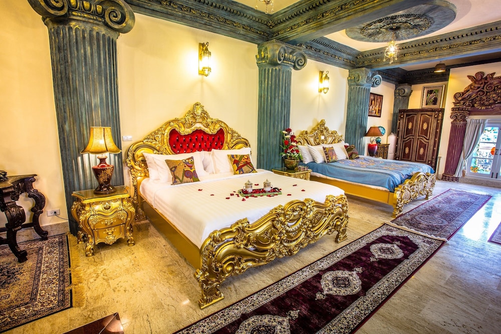 Royal Suite photo 2