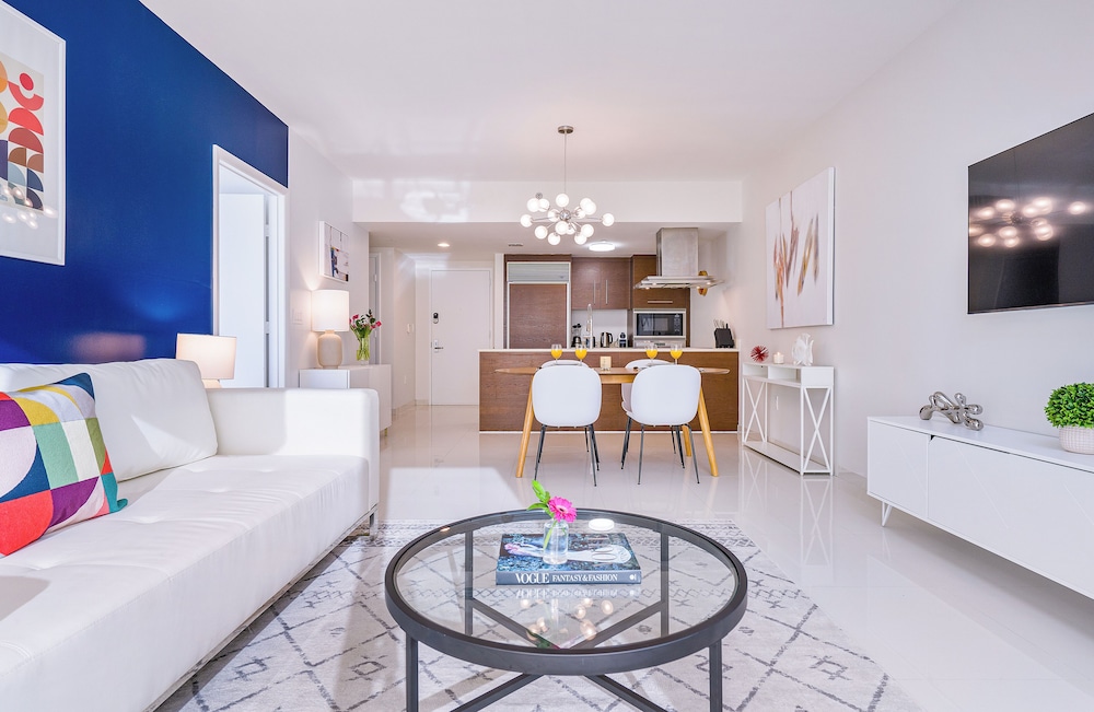 Boutique Apart, 1 King & Sofa Bed, Sauna, River/City Views, Balcony3106 thumbnail 5