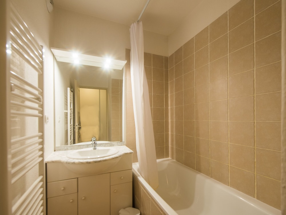 1-bedroom apartment with sleeping area for 6 people - mountain view photo 3