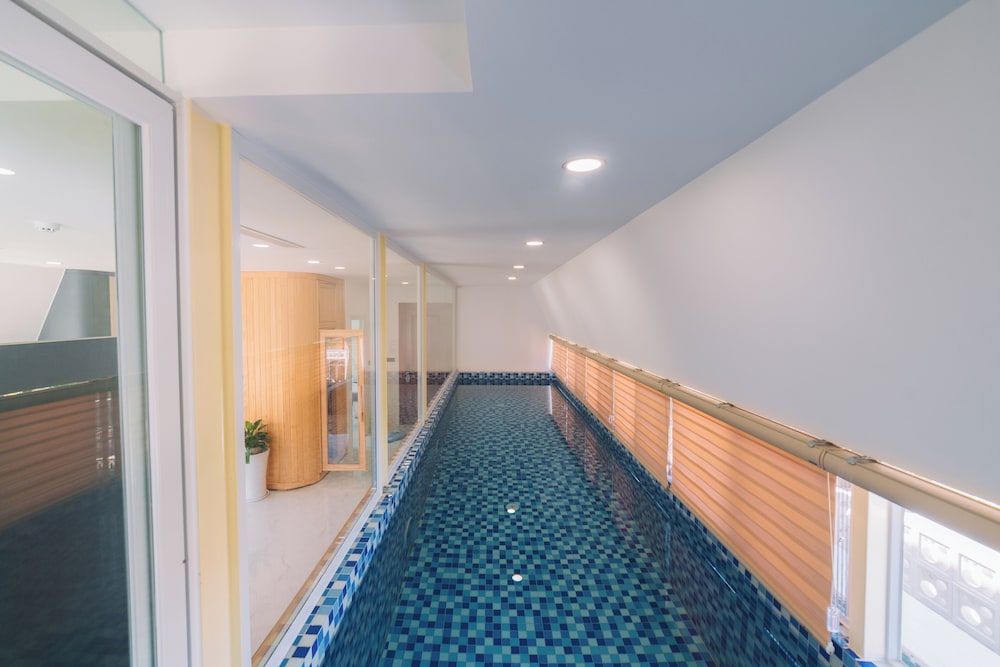 Premium Pool View King - Photo 7
