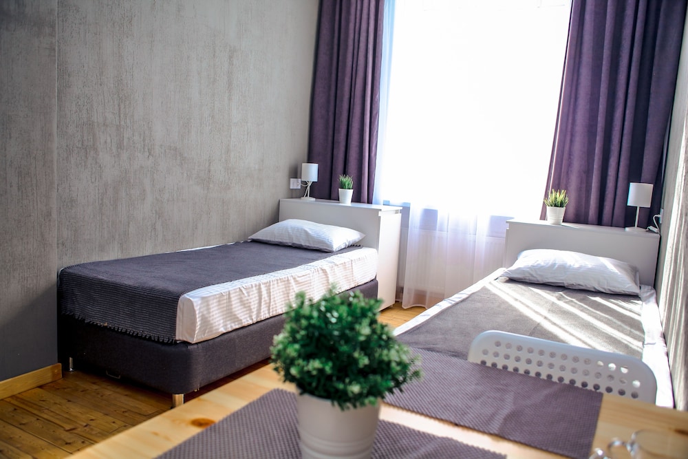 Economy Twin Room photo 3