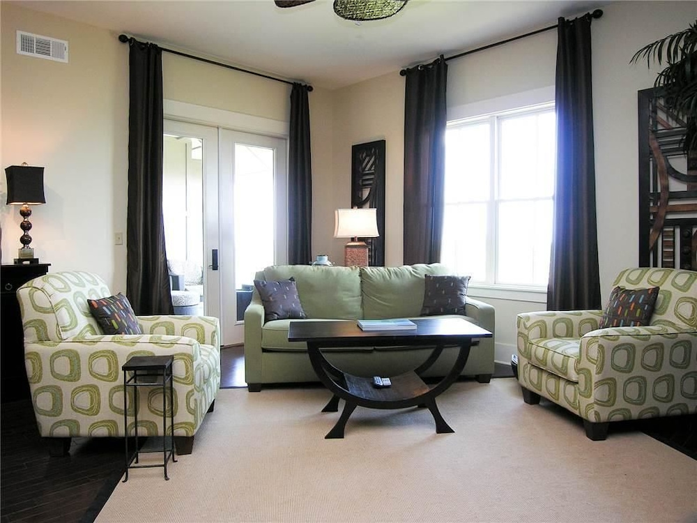 Condo, 3 Bedrooms