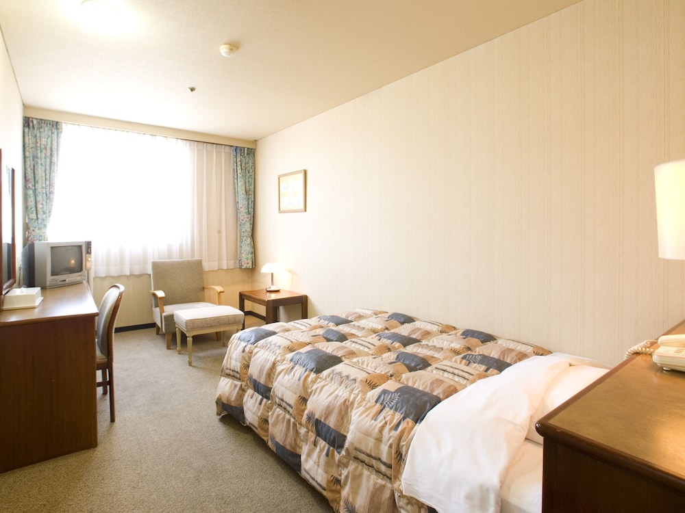 Standard Single Room, 1 Large Twin Bed, Smoking photo 2