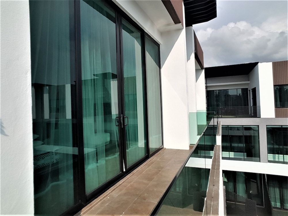Suite (Opal) photo 3