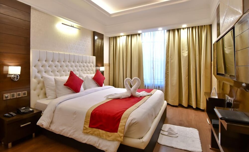 Luxury Double Room, 1 King Bed, Valley View