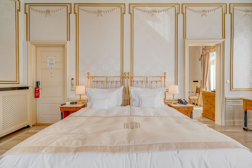 Superior Room, 2 Twin Beds, Lake View