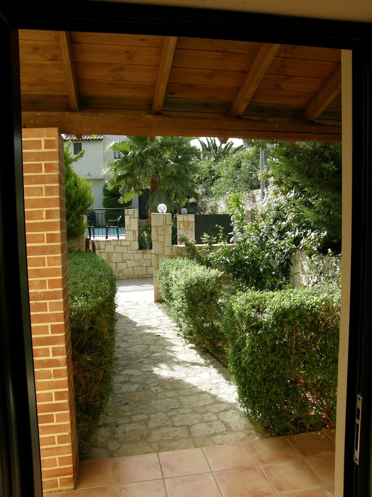 Villa, 3 Bedrooms (Christina III) photo 2