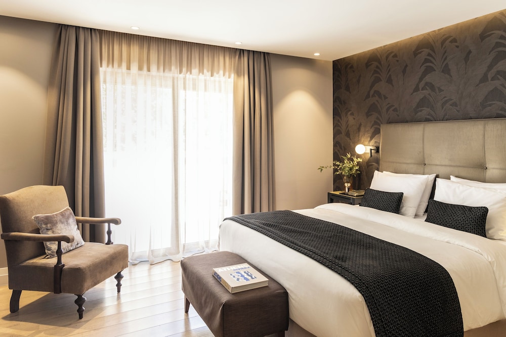 Deluxe Double or Twin Room - Photo 8