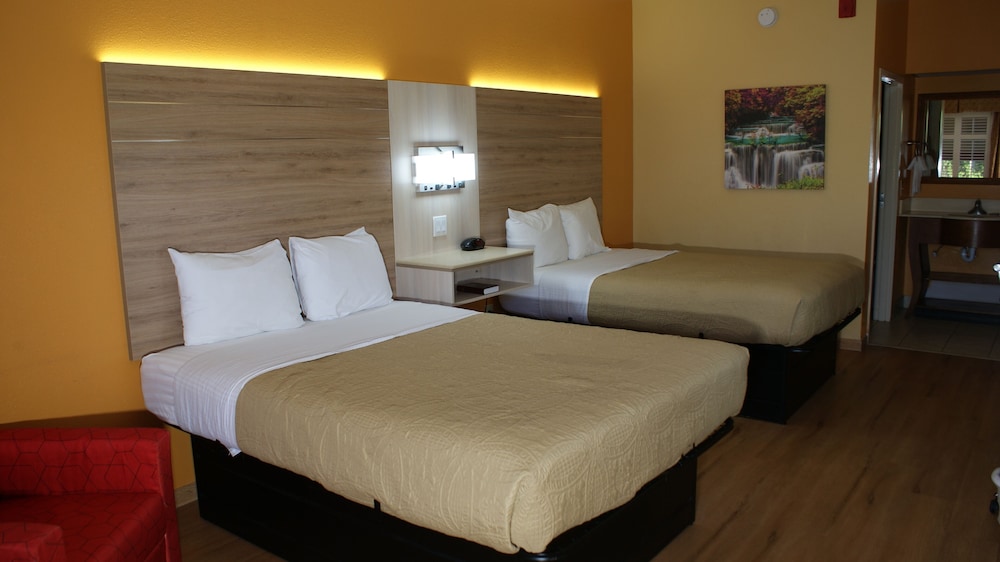 Room, 2 Queen Beds, Non Smoking - Photo 6