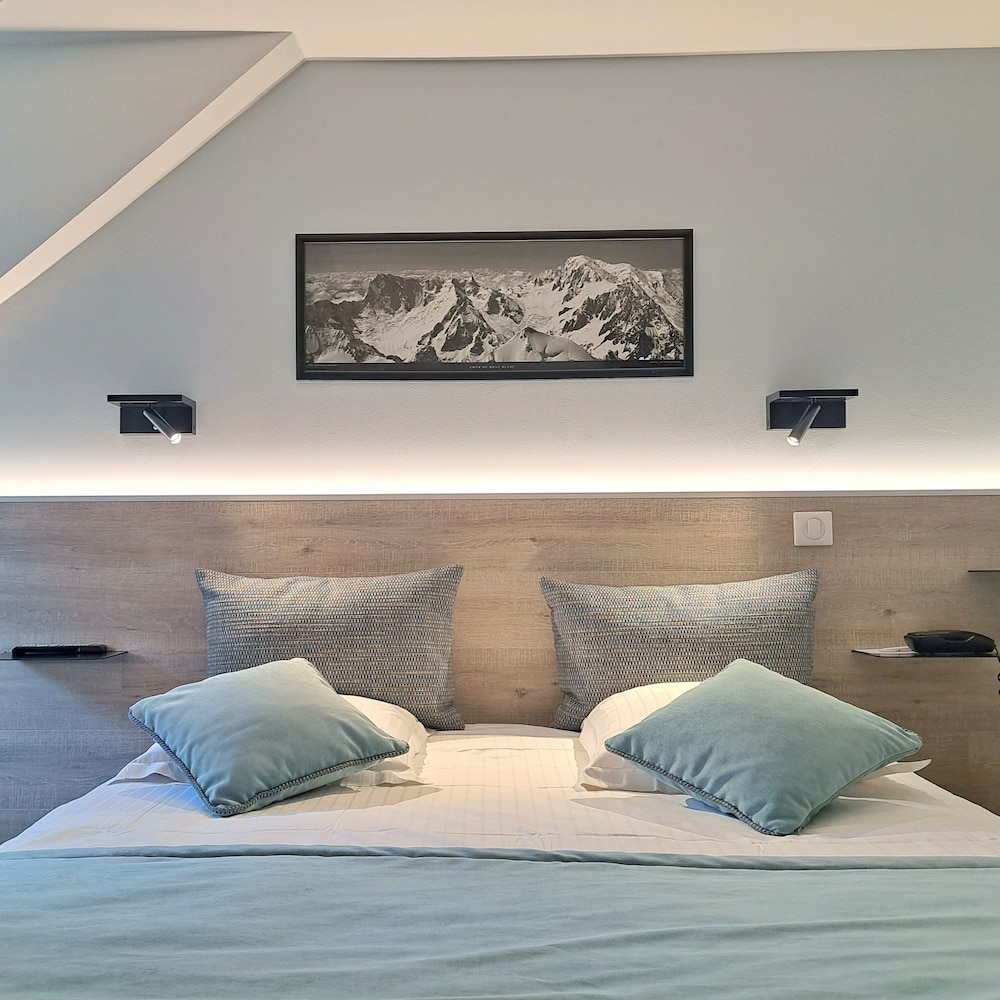 Double Room - Photo 12