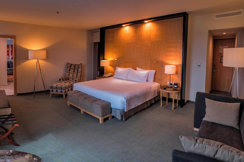 Senior Suite, 1 Bedroom, City View - Photo 3