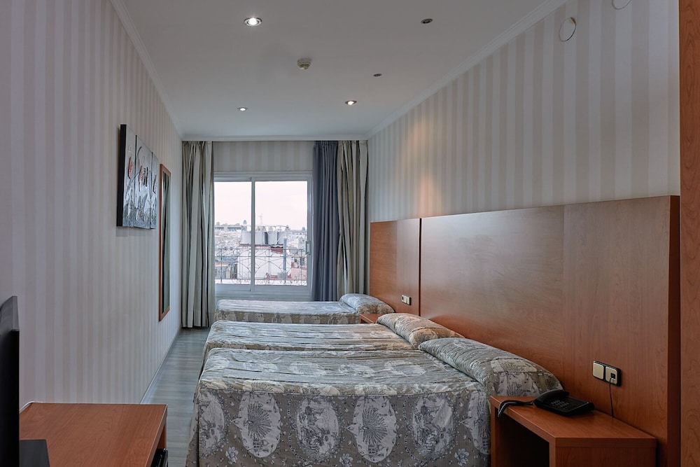 Double Room with Extra Bed photo 2